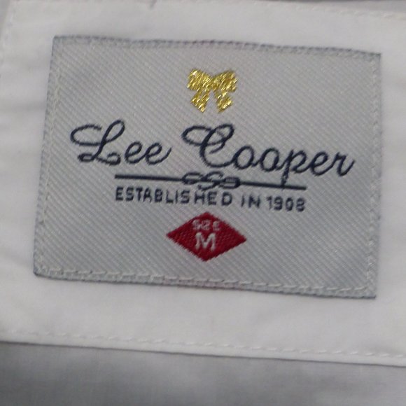 LEE COOPER, white button down shirt with collar "Livin" Free" "Livin" Easy" - Picture 5 of 7